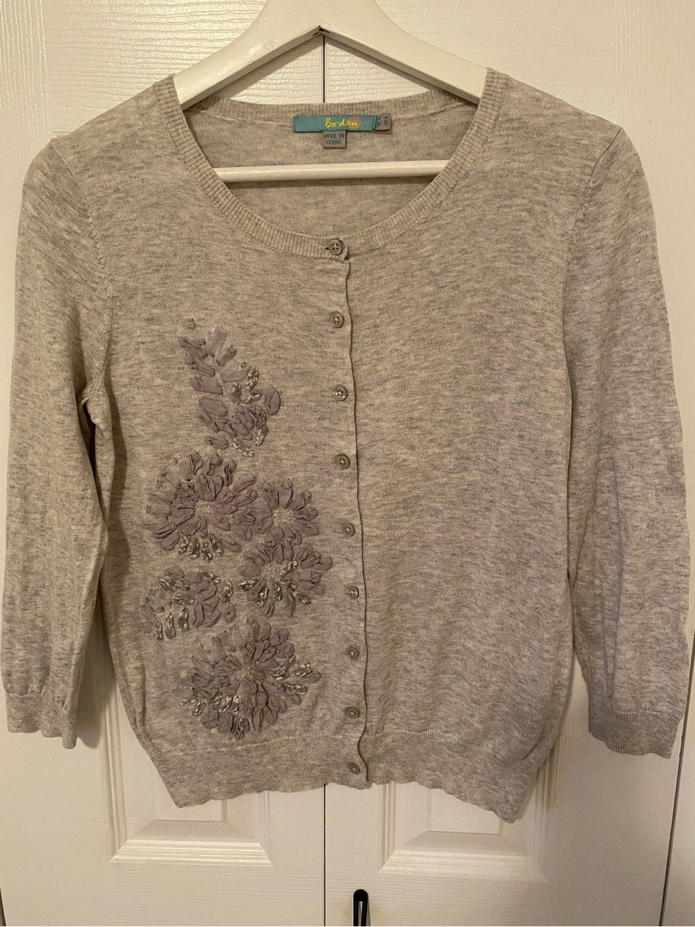 Boden Sweet Pale Gray Cardigan Ribbon Floral Appliqué Beads 100% cotton Size 6